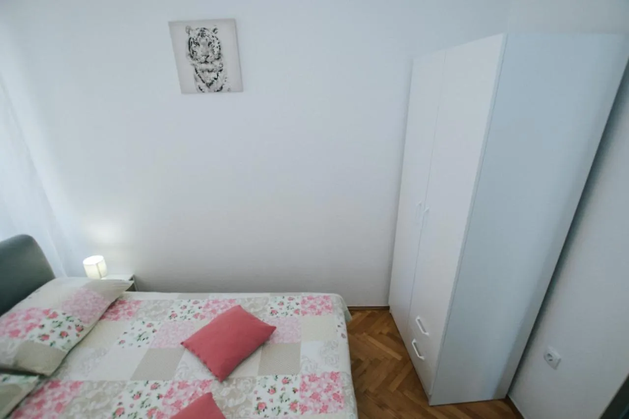 Apartment Ivana Trogir 0*,
